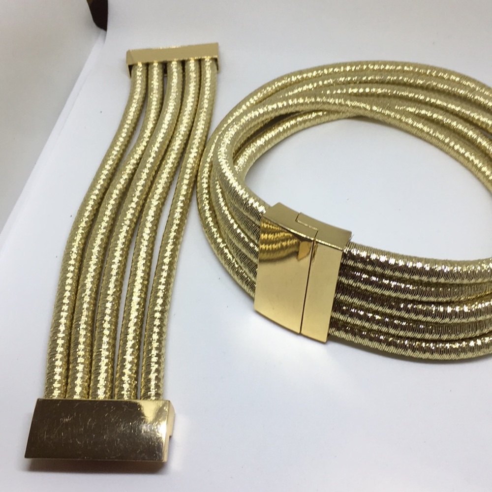 Gold threaded checker style necklace and bravelet